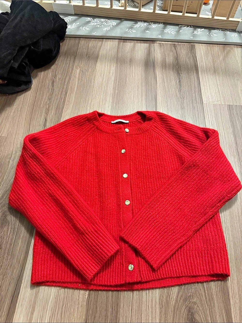 Abercrombie & Fitch Red Crew Neck Cardigan Size Medium